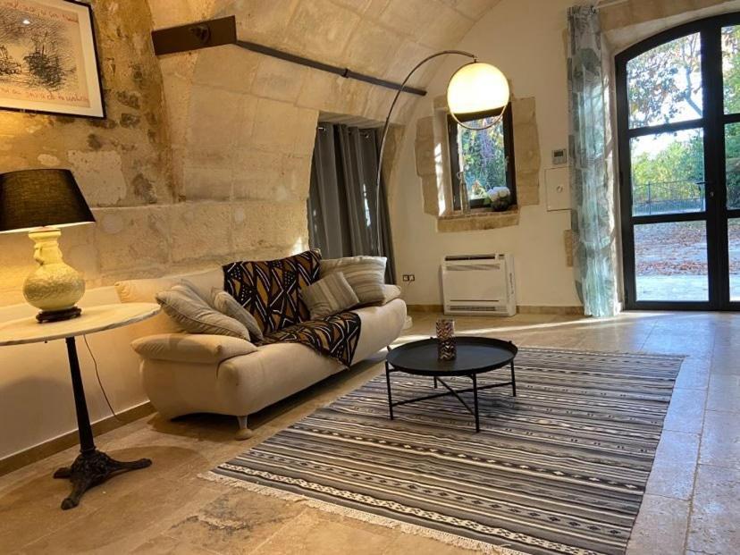 Bed and Breakfast Domaine Cap Rubis Paradou Exterior foto
